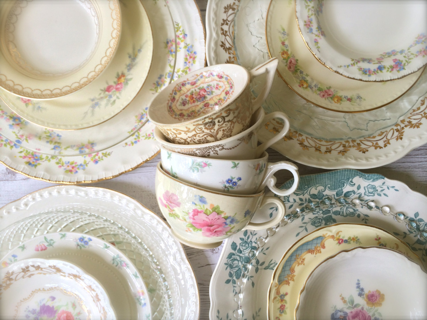 Mismatched Wedding Plates, Tea Cups & Saucers | Mid-South Bride